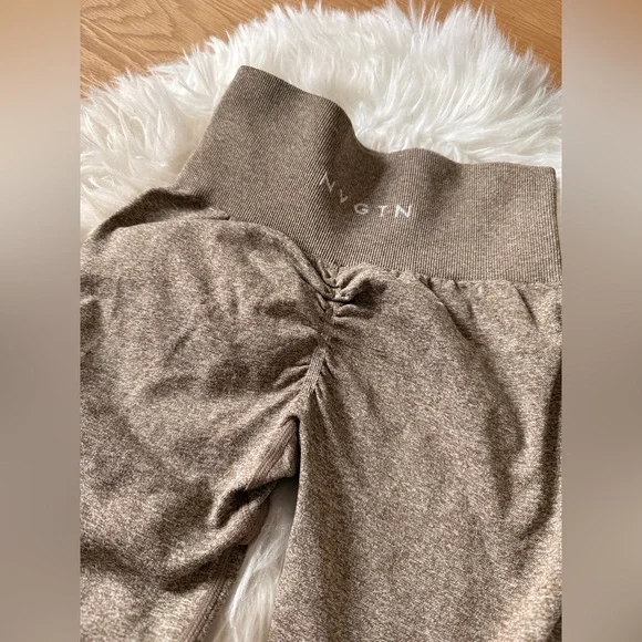 Nvgtn scrunch leggings - Picture 2 of 2